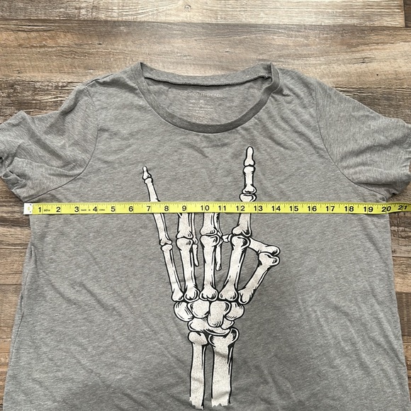 Grayson threads • rock on skeleton hand tee shirt - Picture 3 of 5